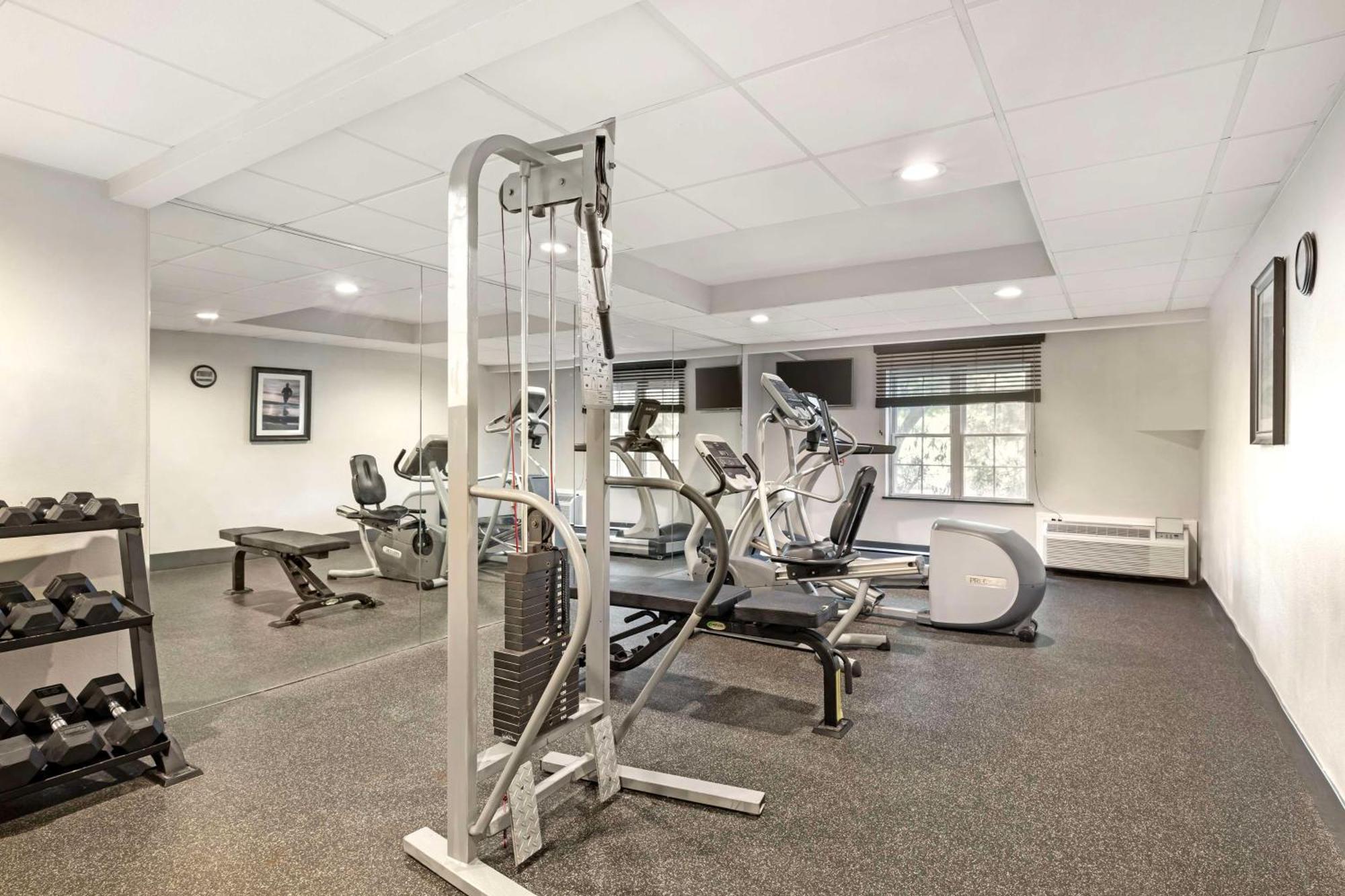 Best Western Hartford Hotel And Suites Exterior foto