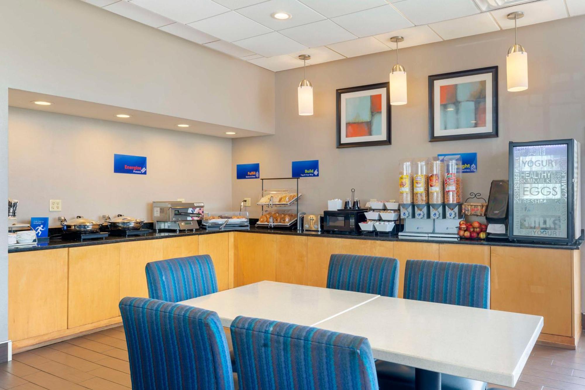 Best Western Hartford Hotel And Suites Exterior foto