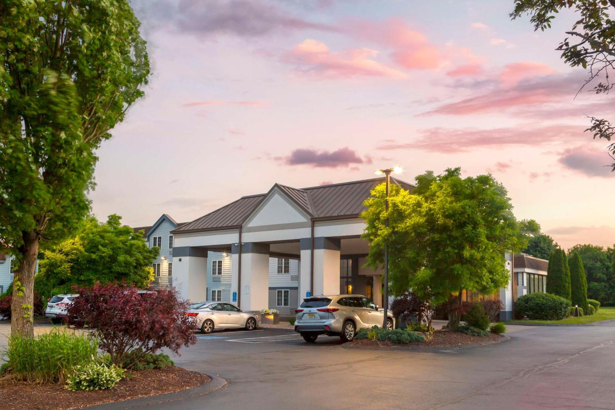 Best Western Hartford Hotel And Suites Exterior foto